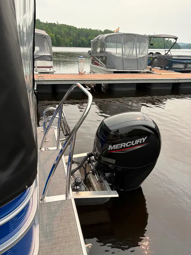 A+vendre+ponton+++princecraft++Velcra+2022++23+pieds+ in Powerboats & Motorboats in Lac-Saint-Jean - Image 6