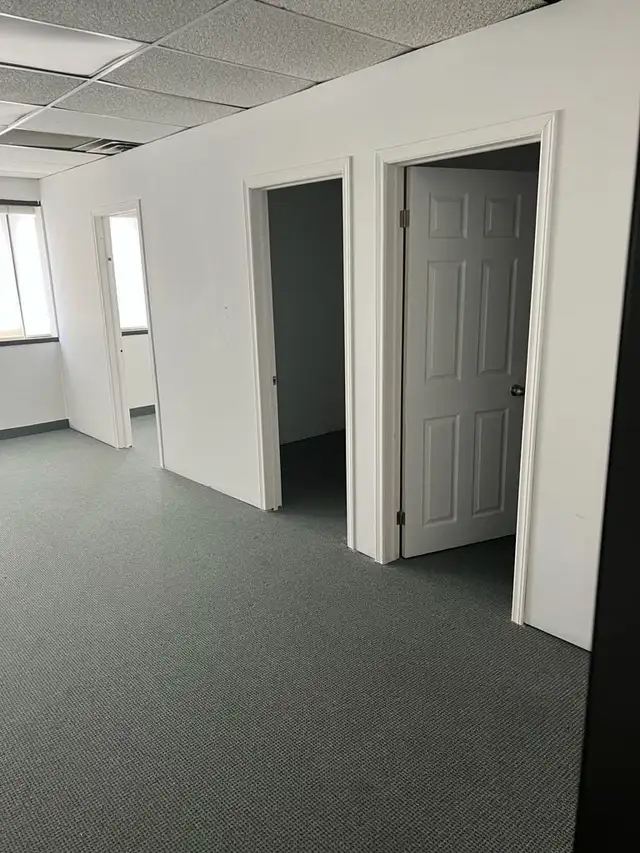 Unit For Rent in Commercial & Office Space for Rent in Oshawa / Durham Region - Image 3