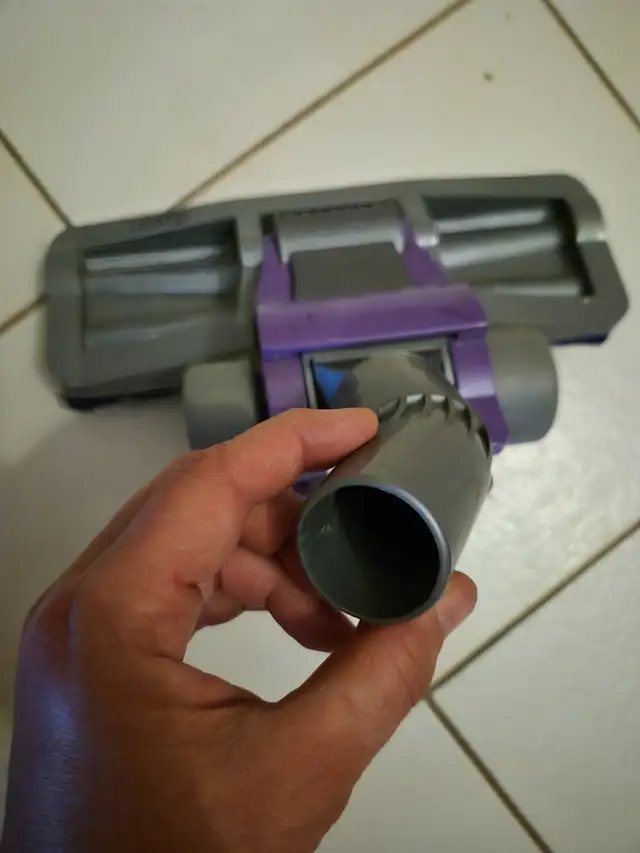 2 dyson vacuum brushes in Vacuums in Oakville / Halton Region - Image 4