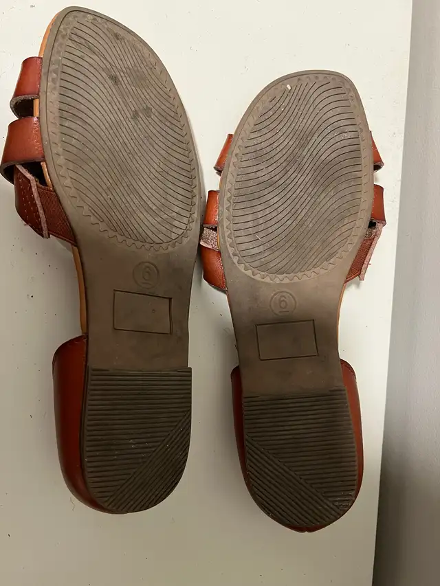 Great brown sandals size 6 in Women's - Shoes in Calgary - Image 3