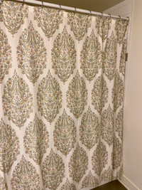 Shower curtain / Rideau de douche