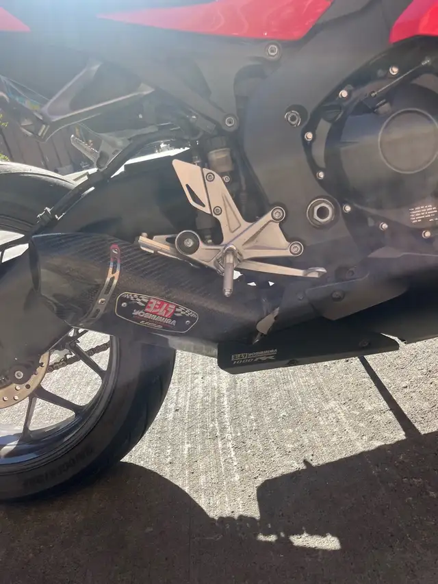 2012 Honda CBR 1000RR in Sport Bikes in City of Toronto - Image 8