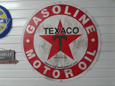 PANCARTE DE GARAGE TEXACO POUR DÉCORATION EN MÉTAL EMBOSSÉ DE 3 PIEDS DE REPRODUCTION AVEC TAG APPRO...