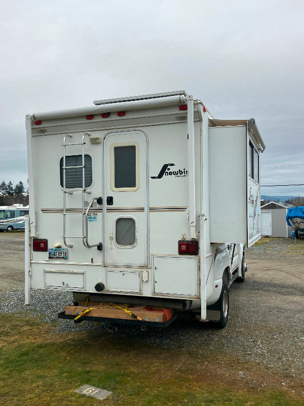 2004 GMC 3500 Sierra Duramax / 2006 Snowbird truck camper in Cars & Trucks in Parksville / Qualicum Beach - Image 3