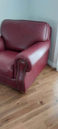 Chesterfield and 2 chairs
