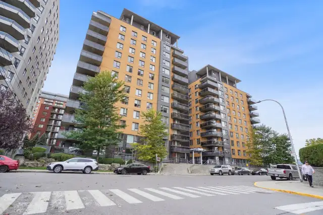 Condo meuble a vendre par proprietaire/Furnished