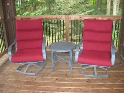 Chaise de patio avec table, View more