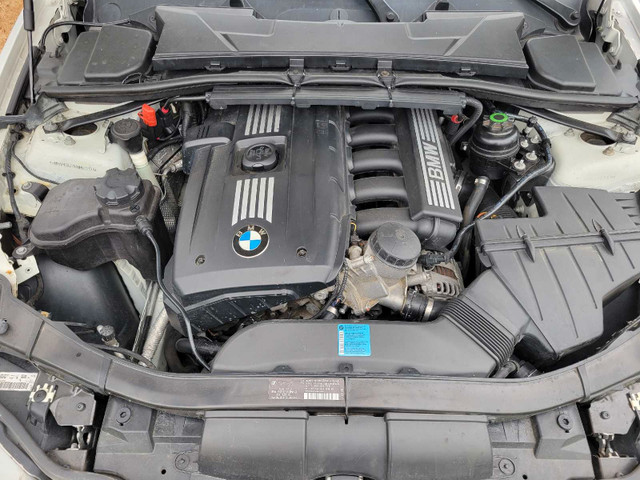2011 BMW 323i  in Cars & Trucks in Burnaby/New Westminster - Image 3