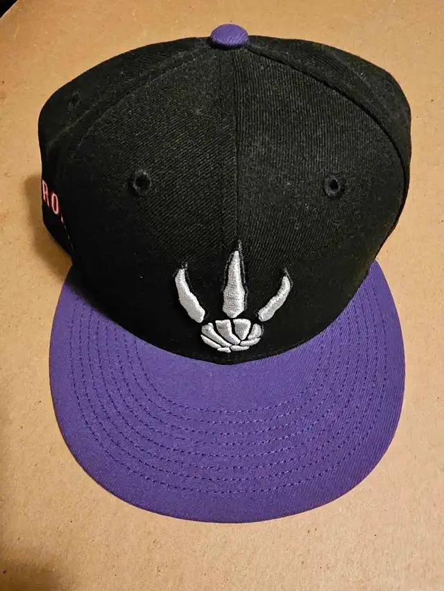 Toronto Raptors New Era 7 3/4 Fitted Hat!