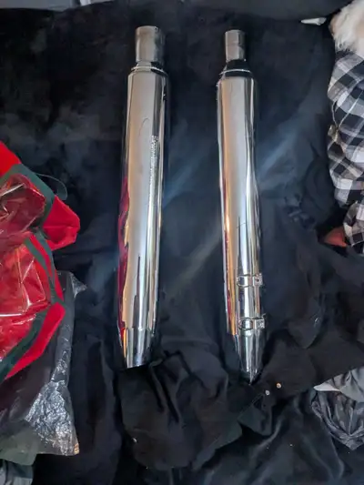 Harley Davidson slip on pipes with all hardware