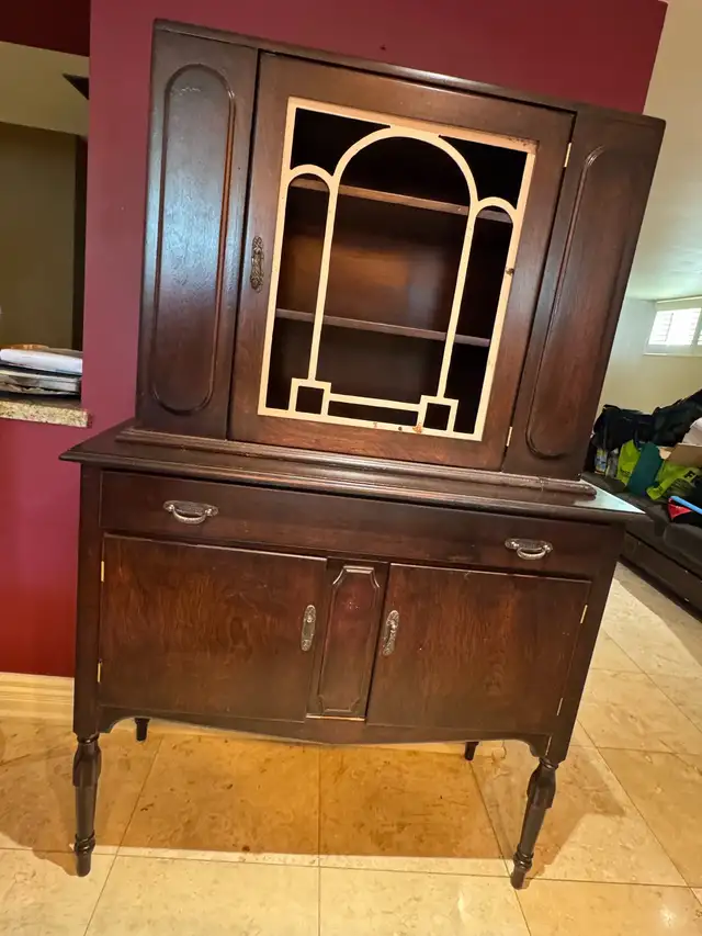 Vintage Wooden Hutch and Buffet Cabinet in Hutches & Display Cabinets in City of Toronto - Image 4