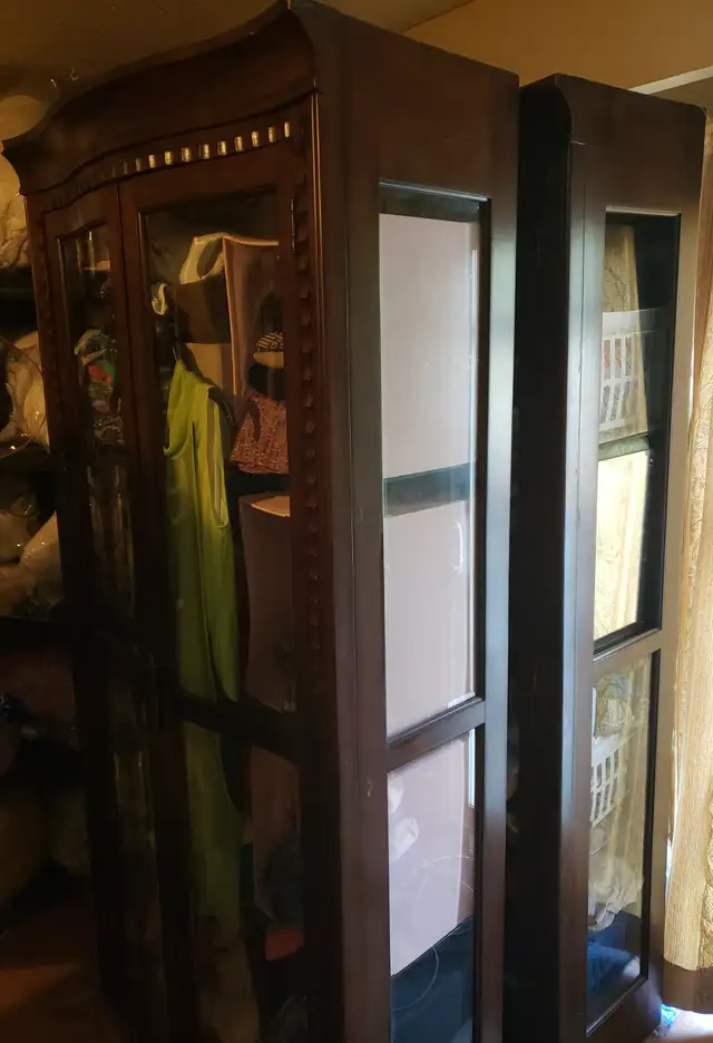 Big Wood Display Cabinet / Curio with Glass Shelves (2 Available in Hutches & Display Cabinets in Mississauga / Peel Region - Image 11
