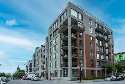 Grand 3 1/2 condo vieux-Montréal face
