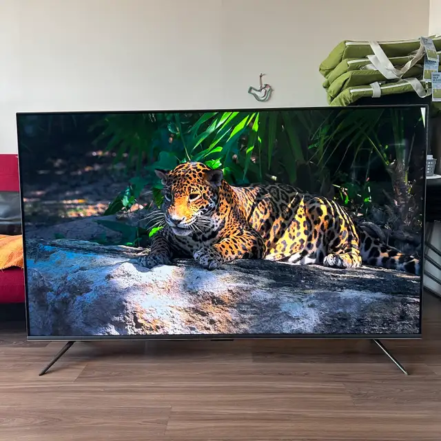 Amazon 50" 4K QLED Omni Fire TV - Smart Tv in TVs in Ottawa - Image 9