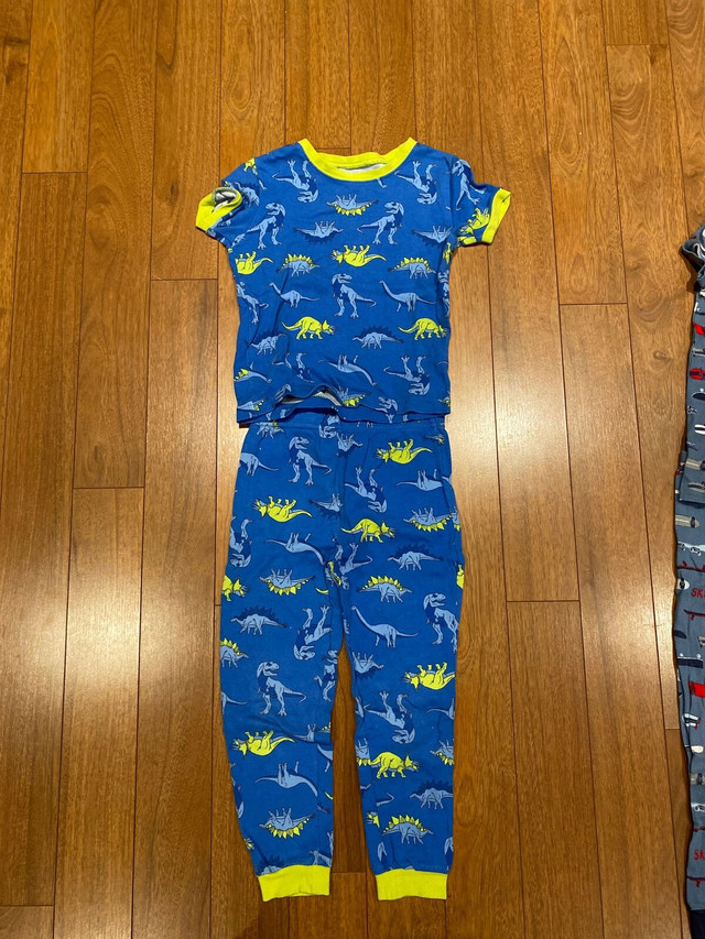 Lot de 4 pyjamas 4-5 ans garçon  dans Vêtements - 5T  à Laval/Rive Nord - Image 4