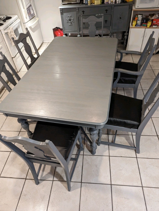 3piece 1917 Antique dining set table, buffet and armoire Mobilier