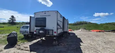 2019 Cherokee Black Label 304BHBL RV Trailer. Special edition. Great condition, freshly cleaned and...