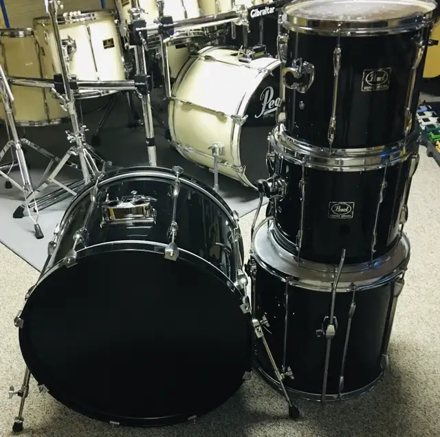 2 Vintage Pearl Drum sets in Drums & Percussion in Timmins - Image 6