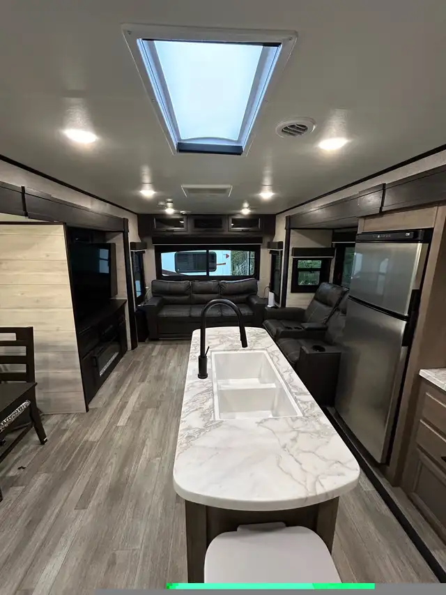 34 RLOK 3 Slideouts Jayco Jay flight in Travel Trailers & Campers in Fredericton - Image 4