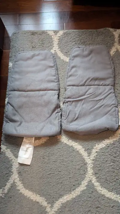10$ lot 2 housses coussinée grise pour petite chaise(non inclus), View more