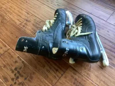 Men’s skates size 9 vintage, View more