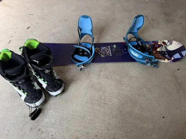 Sims Odyssey Snowboard with Fresh Bindings and Boots in Snowboard in Oakville / Halton Region - Image 2