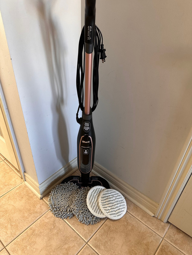 Shark Steam & Scrub Steam Blaster - Disinfectant mop in Vacuums in Guelph - Image 2