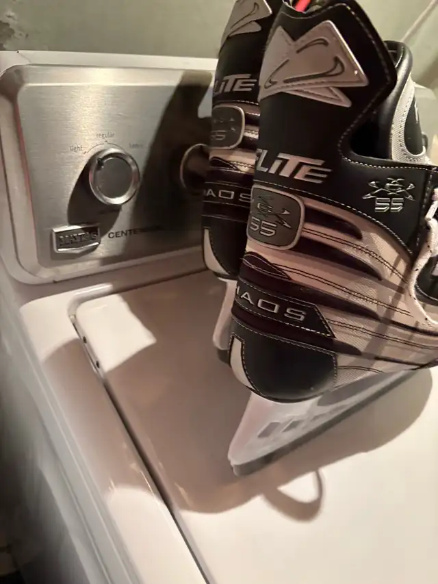hockey skates size 12 adult  in Skates & Blades in Guelph - Image 4