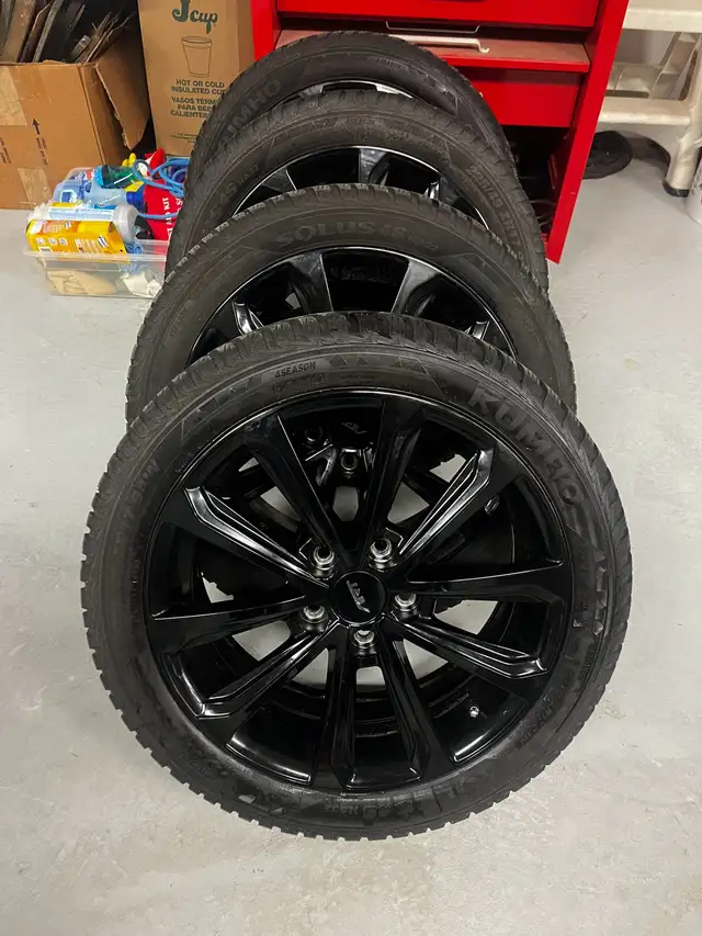 Kumho All weather Solus tires mounted on black alloy wheels in Tires & Rims in Strathcona County - Image 3