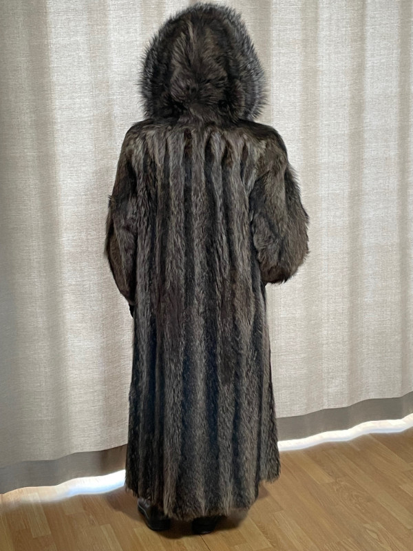 Ladies Racoon Fur Coat with detachable fox fur trimmed hood in Women's - Tops & Outerwear in St. John's - Image 3