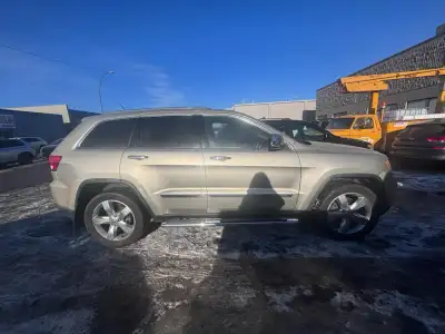 Hello from ABC CARS. AMVIC LICENCED DEALERSHIP. Message for Info and viewing. Check all pictures. Lo...