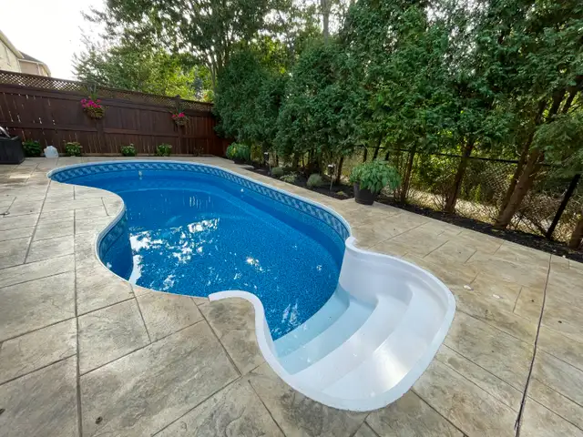 CONCRETE AND INTERLOCK LANDSCAPING in Construction & Trades in Hamilton - Image 9