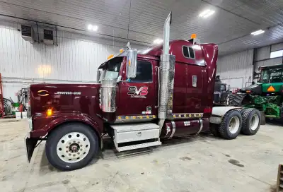 2007 western star 4900 This is a great clean truck with tons of power! It has a Cat C15 pushing 550...