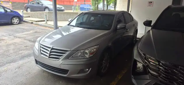 2009 genesis 558375760204277762