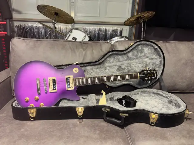 Epiphone Les Paul Classic Worn Purple in Guitars in London - Image 4