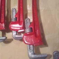 6 heavy duty pipe wrenches & die cast threader for sale
