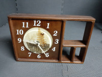 Horloge artisanale en bois #566