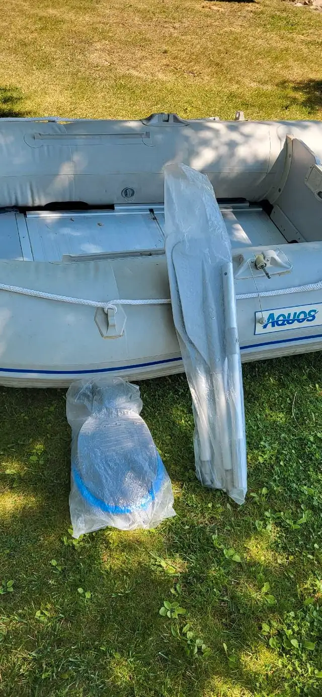 Boat inflatable Aquos  in Powerboats & Motorboats in Guelph - Image 6