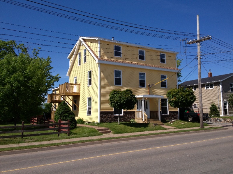 One BR apt, downtown Truro. October 1st Calls only 9028995633 Long