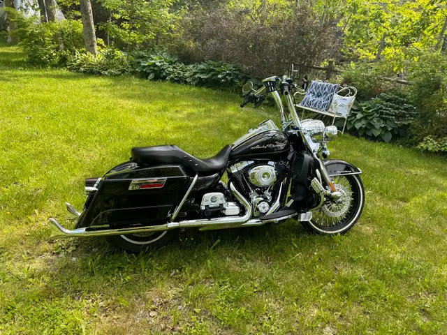 2012 Road King in Touring in Bedford - Image 11