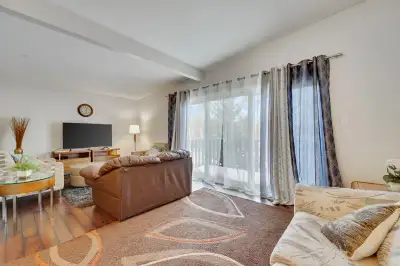 Peaceful, shared Retirement home in Calgary – Private Room, View more