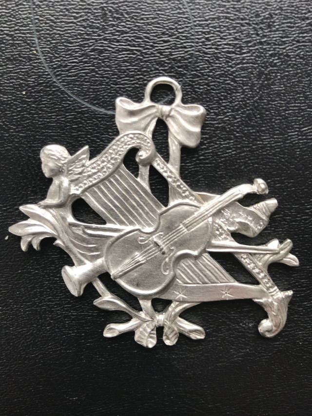 “Seagull Pewter” Violin Suncatcher  in Arts & Collectibles in Bedford