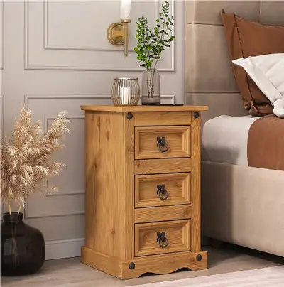 Brand new 3-drawer nightstand *Never assembled *Dimensions: 58H x 35W x 33D cm *Material: solid pine...