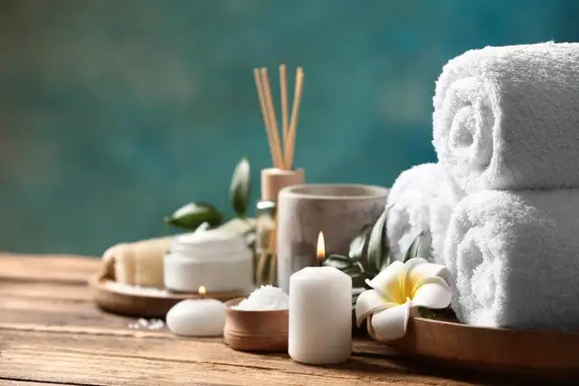 Indian Ayurveda massage 63804736248705120