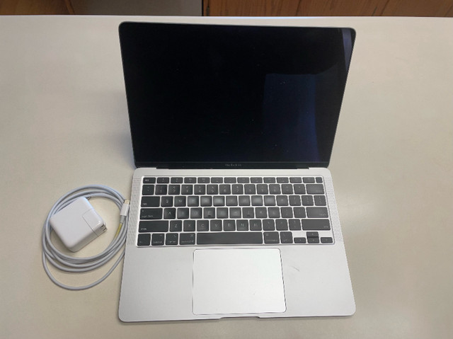 MacBook Air (Retina, 13-inch, 2020) in Laptops in Calgary