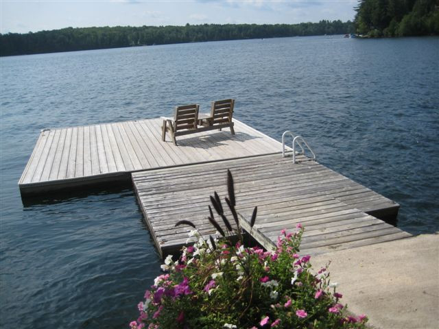 Summer cabin rental on Chandos Lake in Ontario