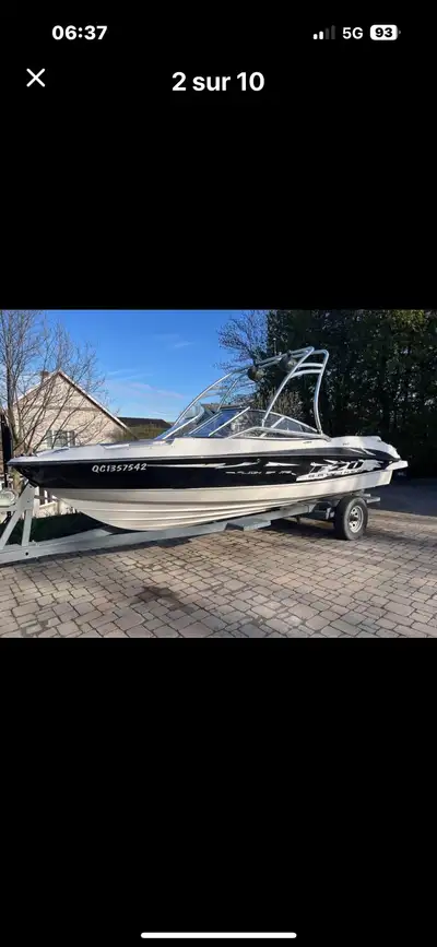 Bayliner Flight Séries 205 2008 moteur 4.3 mpi, injection. Banquette arrière 2022, toile rapide et b...