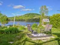 Waterfront Chalet 1 hr. from Montreal across Forest Oureau