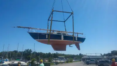 1965 Hinterholler 28'. Sleeps 4, stove, large built in cooler, head. Serious enquiries only please....