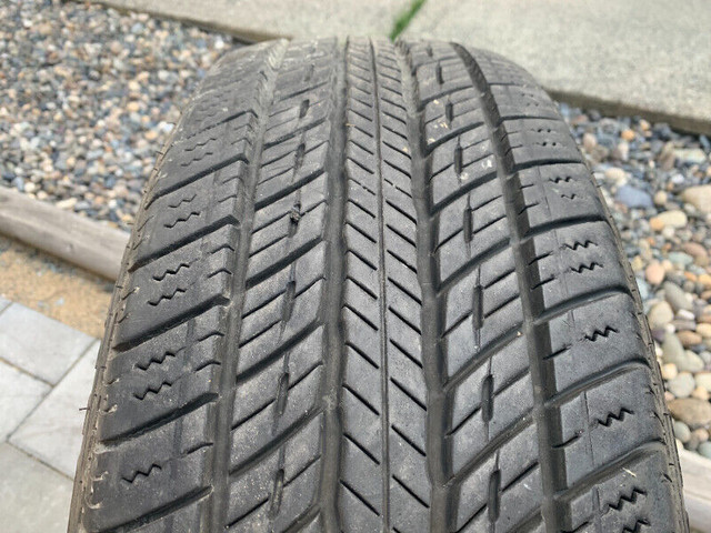 1 x single 225/60/18 Uniroyal Tiger Paw Touring A/S 90% tread in Tires & Rims in Delta/Surrey/Langley - Image 3